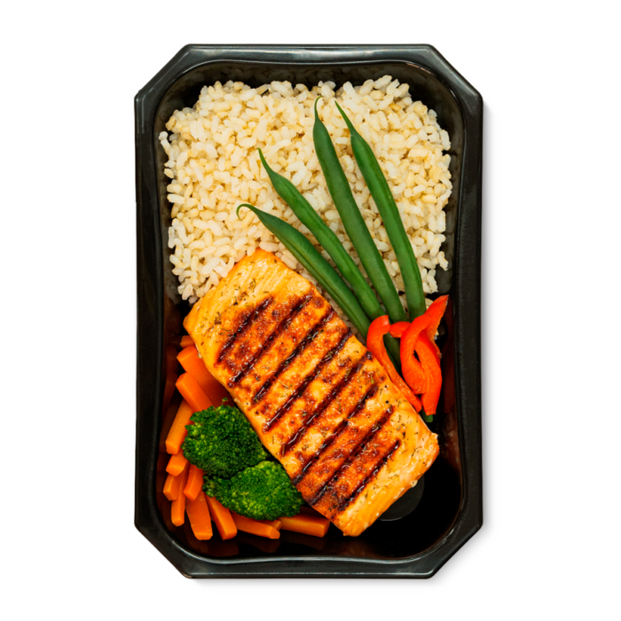 Salmón con arroz integral y mix de vegetales